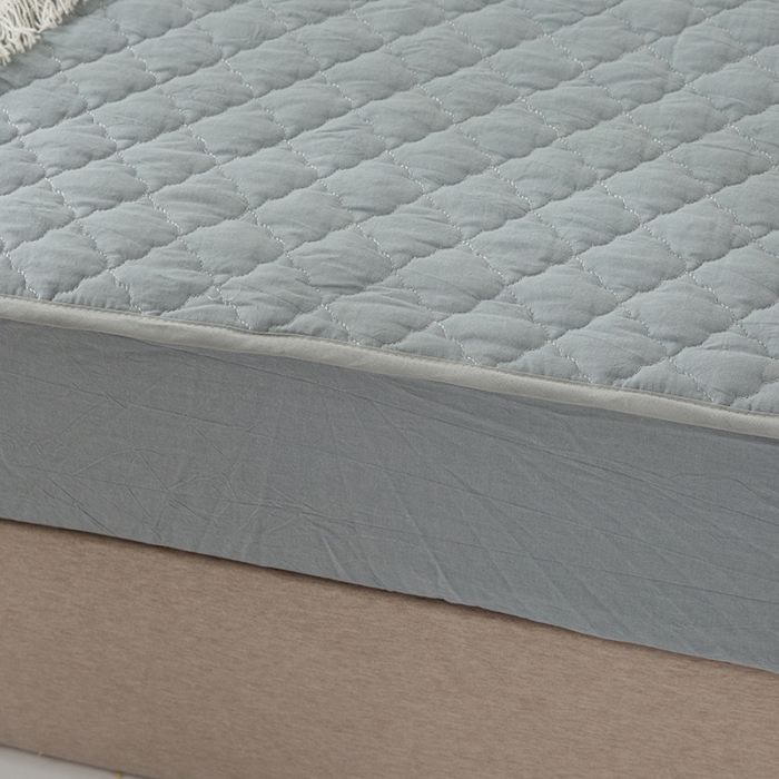 91家纺网 家纺一手货源 找家纺 久典 2023新款全棉色织水洗棉夹棉床笠 浅水蓝