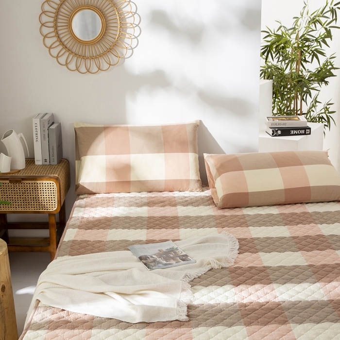 91家纺网 家纺一手货源 找家纺 久典 2023新款全棉色织水洗棉夹棉床笠 玉大格