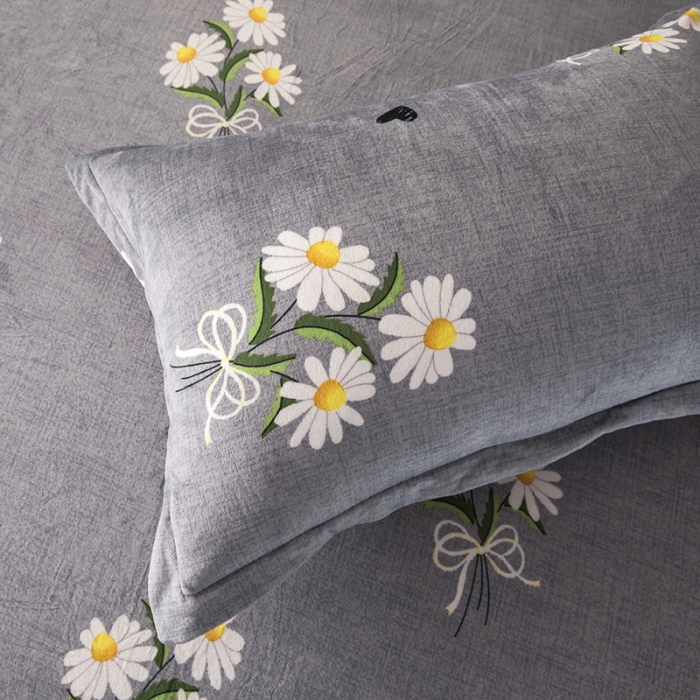 91家纺网 家纺一手货源 找家纺 纽缦 2020新款信封枕套一对 雏菊满园灰