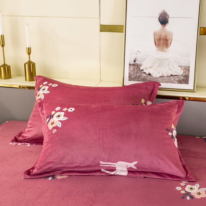 91家纺网 家纺一手货源 找家纺 纽缦 2020新款信封枕套一对 花儿与鹿豆沙