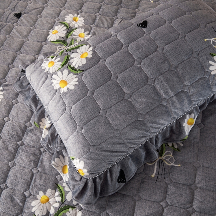 91家纺网 家纺一手货源 找家纺 纽缦 2020新款夹棉枕套一对 雏菊满园灰