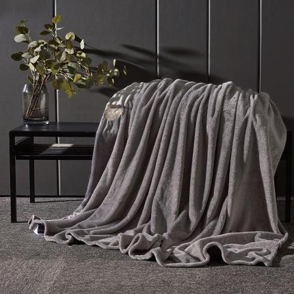 91家纺网 家纺一手货源 找家纺 佰亿莱 2024新款亲肤绒工艺盖毯系列 简约银灰