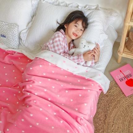 星期八2020新款双层宝宝绒盖毯被毯子毛毯模特图 爱心粉