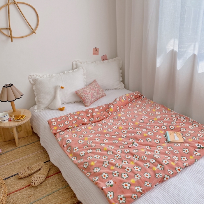 91家纺网 家纺一手货源 找家纺 星期八2020新款双层宝宝绒盖毯被毯子毛毯实拍图 可爱小鹅