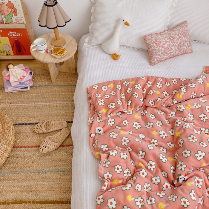 91家纺网 家纺一手货源 找家纺 星期八2020新款双层宝宝绒盖毯被毯子毛毯实拍图 可爱小鹅