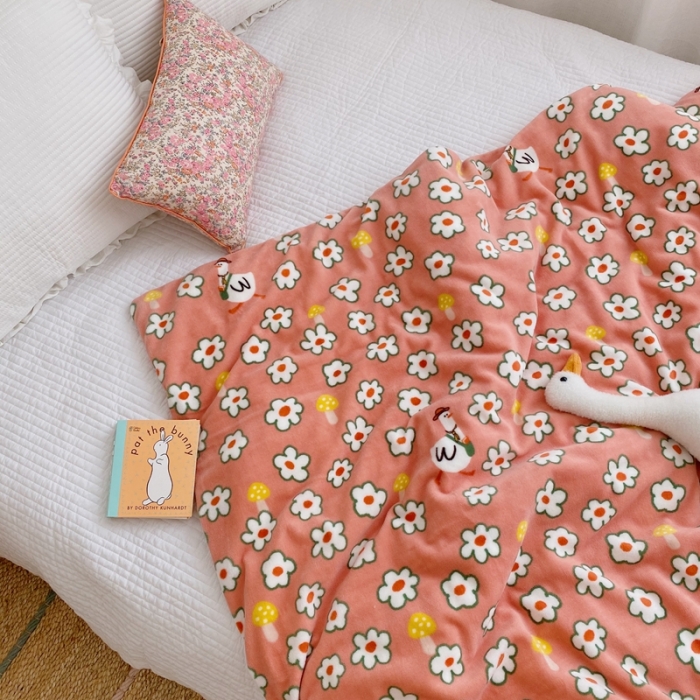 91家纺网 家纺一手货源 找家纺 星期八2020新款双层宝宝绒盖毯被毯子毛毯实拍图 可爱小鹅