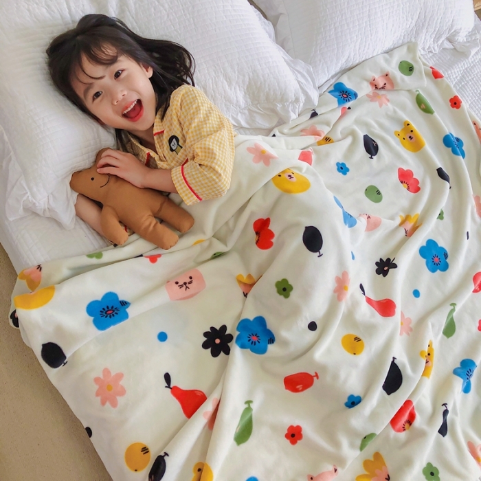 91家纺网 家纺一手货源 找家纺 星期八2020新款双层宝宝绒盖毯被毯子毛毯模特图 动物花花