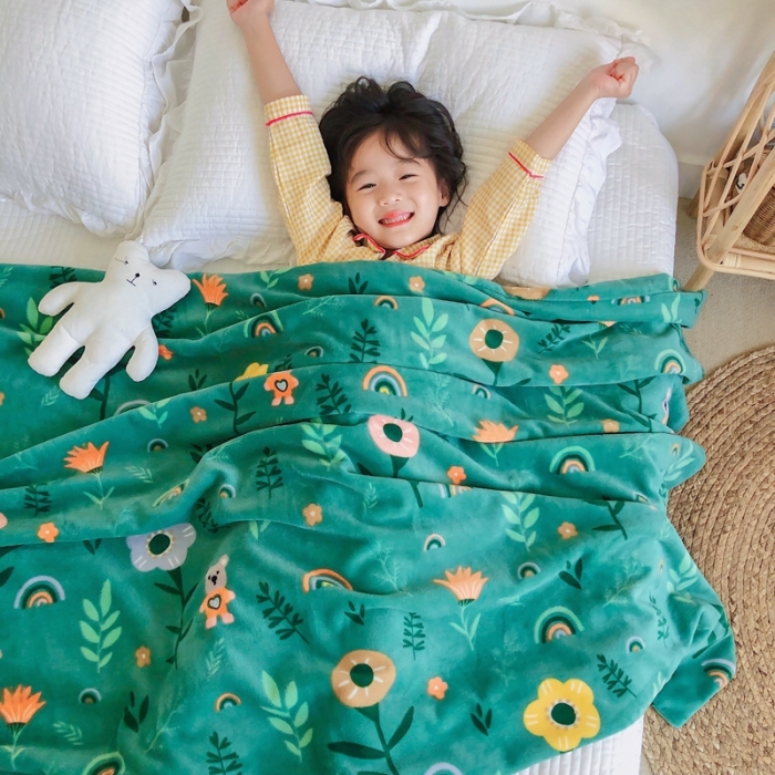 91家纺网 家纺一手货源 找家纺 星期八2020新款双层宝宝绒盖毯被毯子毛毯模特图 森林