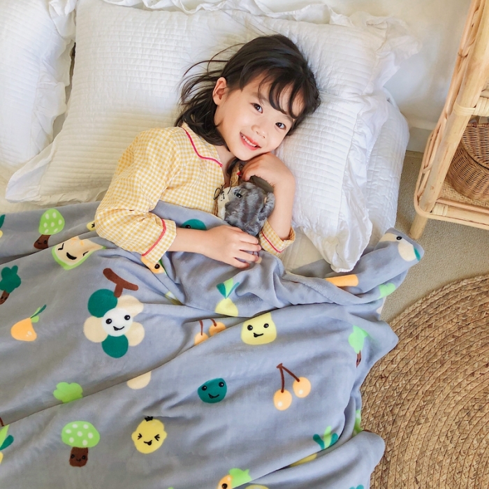 91家纺网 家纺一手货源 找家纺 星期八2020新款双层宝宝绒盖毯被毯子毛毯模特图 水果派