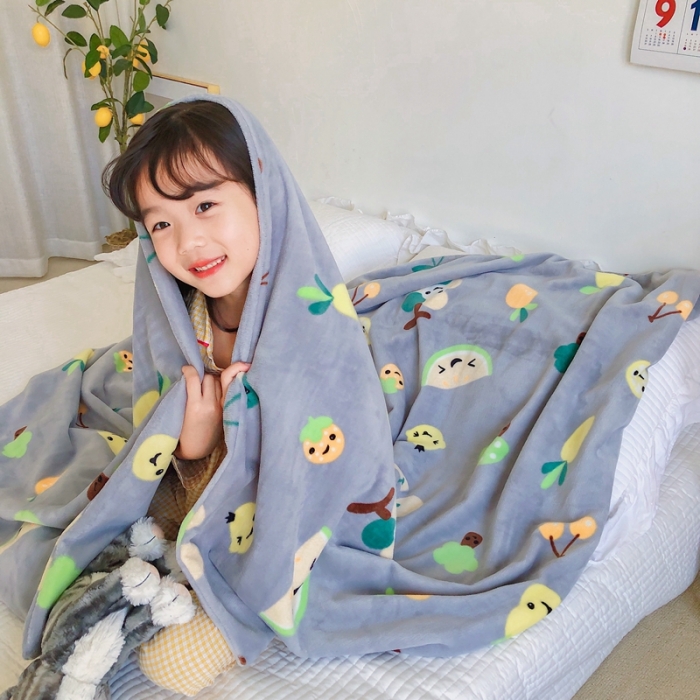 91家纺网 家纺一手货源 找家纺 星期八2020新款双层宝宝绒盖毯被毯子毛毯模特图 水果派