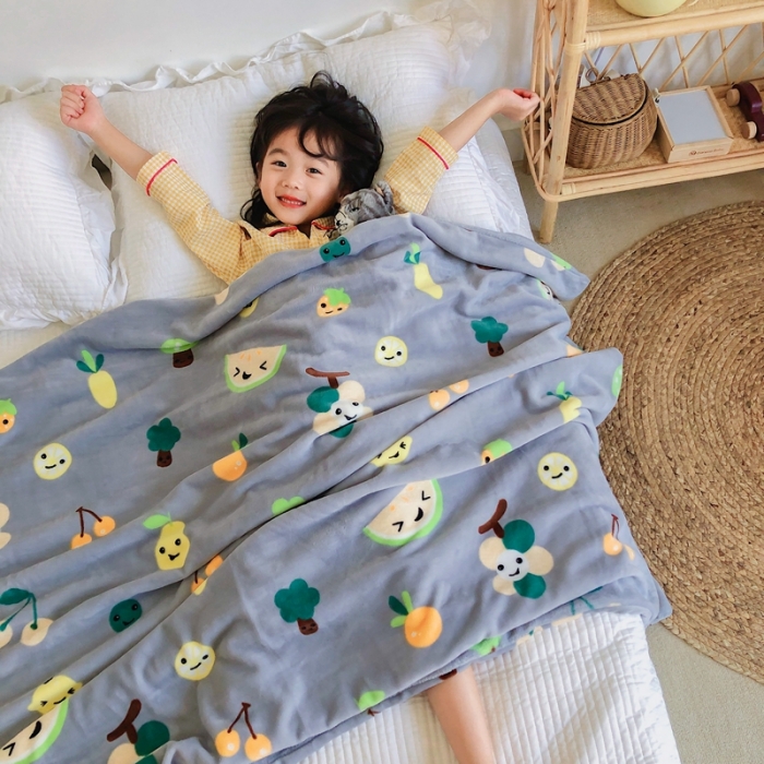 91家纺网 家纺一手货源 找家纺 星期八2020新款双层宝宝绒盖毯被毯子毛毯模特图 水果派