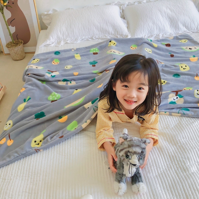 91家纺网 家纺一手货源 找家纺 星期八2020新款双层宝宝绒盖毯被毯子毛毯模特图 水果派