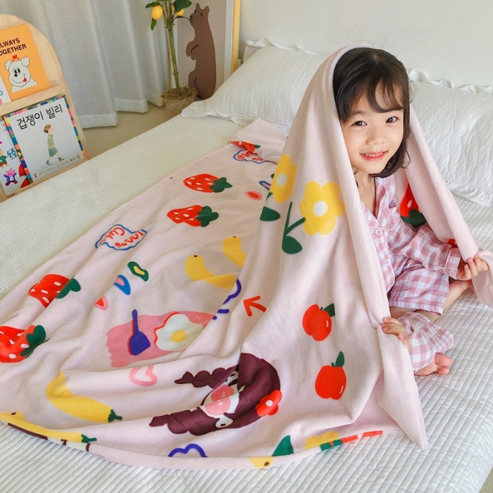 91家纺网 家纺一手货源 找家纺 星期八2020新款双层宝宝绒盖毯被毯子毛毯模特图 元气少女