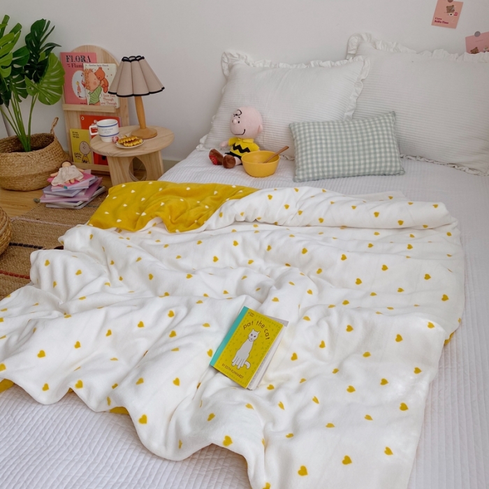 91家纺网 家纺一手货源 找家纺 星期八2020新款双层宝宝绒盖毯被毯子毛毯实拍图 爱心黄