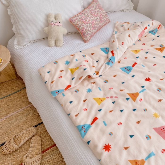 91家纺网 家纺一手货源 找家纺 星期八2020新款双层宝宝绒盖毯被毯子毛毯实拍图 小饭团