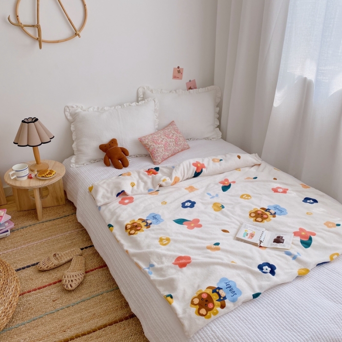 91家纺网 家纺一手货源 找家纺 星期八2020新款双层宝宝绒盖毯被毯子毛毯实拍图 小熊花花