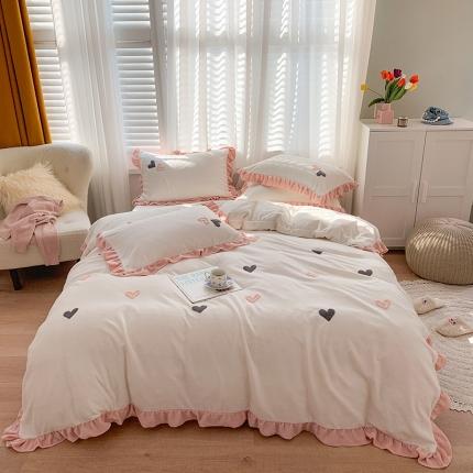 91家纺网 家纺一手货源 找家纺 优悦2020新款牛奶绒毛巾绣四件套 爱心-白