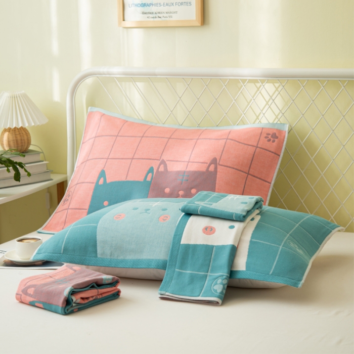 91家纺网 家纺一手货源 找家纺 朴尔 2020新款卡通AB组合全棉四层纱布枕巾 两只小猫小猫绿