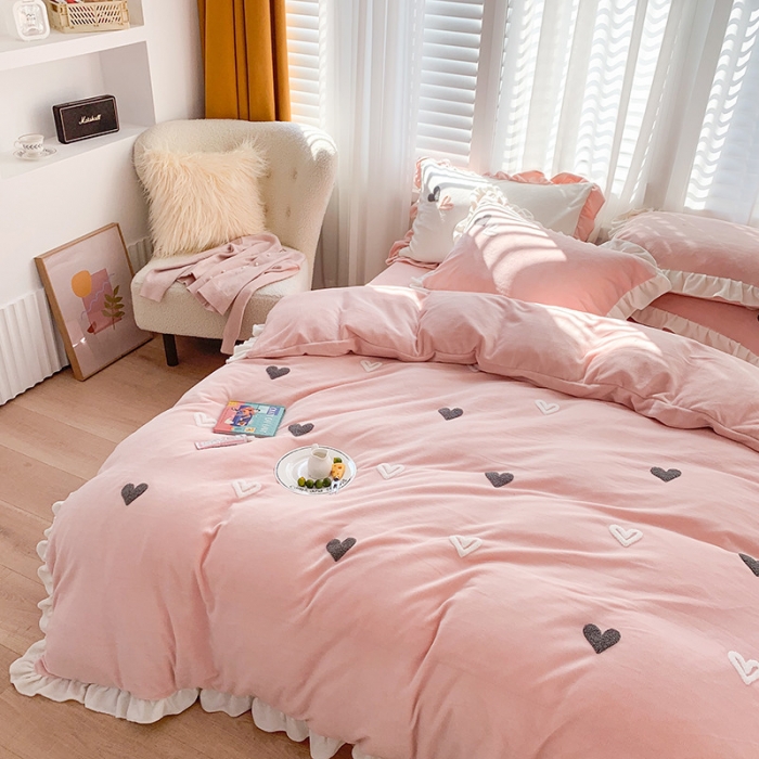 91家纺网 家纺一手货源 找家纺 优悦2020新款牛奶绒毛巾绣四件套 爱心-粉