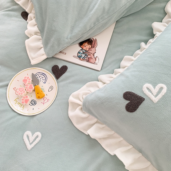 91家纺网 家纺一手货源 找家纺 优悦2020新款牛奶绒毛巾绣四件套 爱心-浅绿