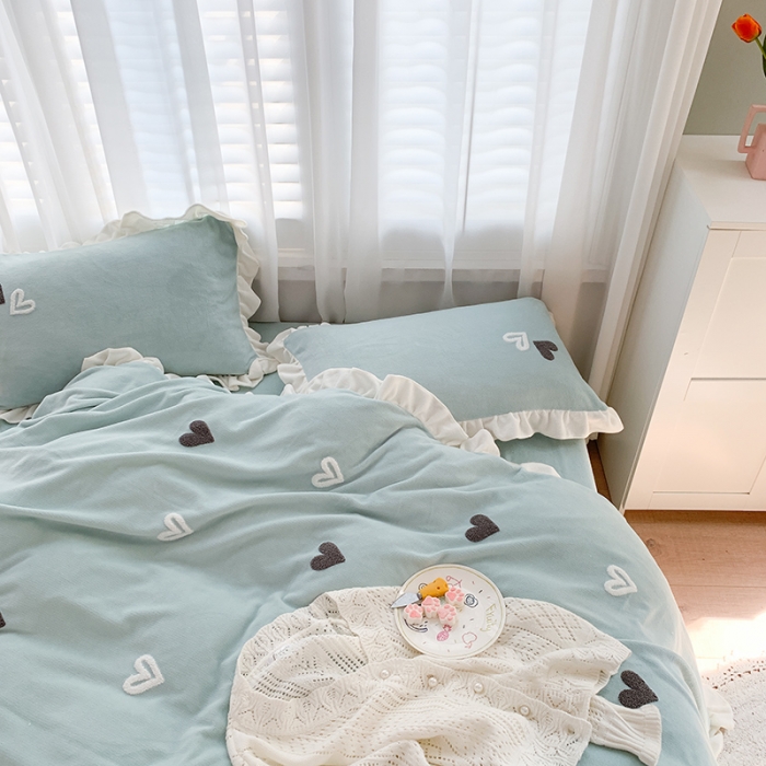 91家纺网 家纺一手货源 找家纺 优悦2020新款牛奶绒毛巾绣四件套 爱心-浅绿