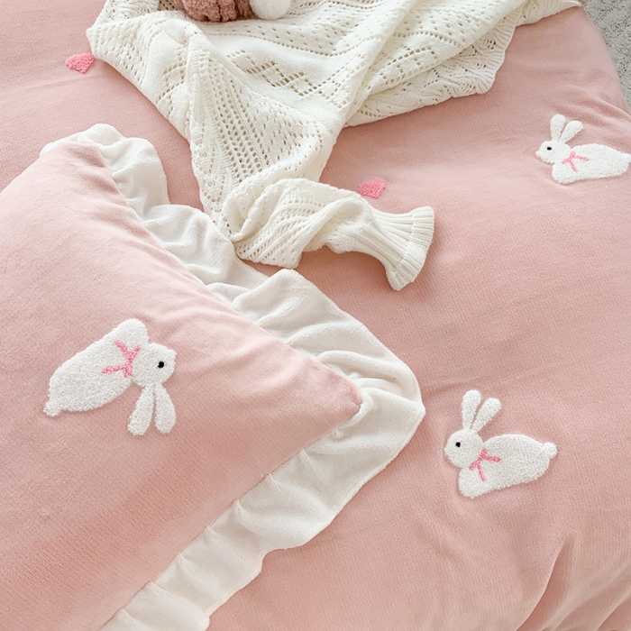 91家纺网 家纺一手货源 找家纺 优悦2020新款牛奶绒毛巾绣四件套 可爱兔-粉