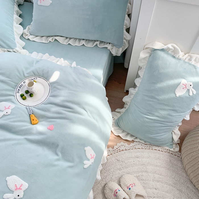 91家纺网 家纺一手货源 找家纺 优悦2020新款牛奶绒毛巾绣四件套 可爱兔-浅绿