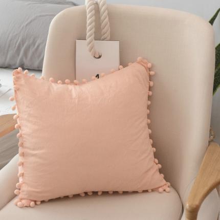 91家纺网 家纺一手货源 找家纺 （总） 新款可爱少女风全棉水洗棉球球抱枕靠垫