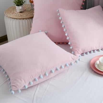 91家纺网 家纺一手货源 找家纺 （总） 新款可爱少女风全棉水洗棉球球抱枕靠垫