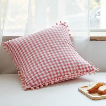 91家纺网 家纺一手货源 找家纺 （总） 新款可爱少女风全棉水洗棉球球抱枕靠垫
