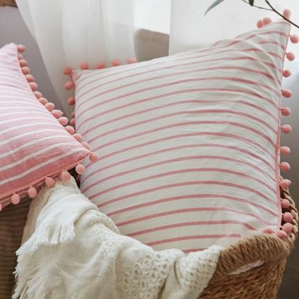 91家纺网 家纺一手货源 找家纺 （总） 新款可爱少女风全棉水洗棉球球抱枕靠垫