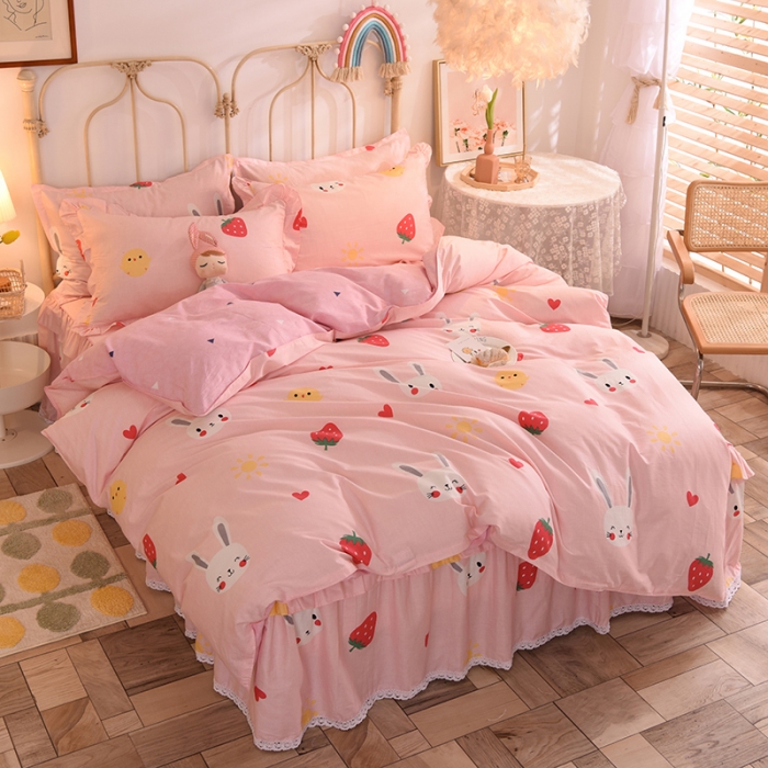 91家纺网 家纺一手货源 找家纺 美达2025全棉蕾丝小花边单层床裙四件套 草莓兔-粉