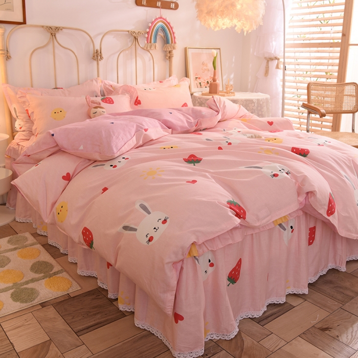 91家纺网 家纺一手货源 找家纺 美达2025全棉蕾丝小花边单层床裙四件套 草莓兔-粉