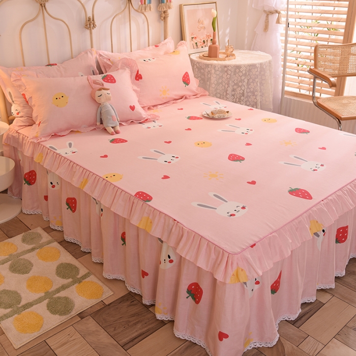 91家纺网 家纺一手货源 找家纺 美达 2025全棉蕾丝小花边单床裙 草莓兔-粉