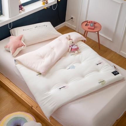 91家纺网 家纺一手货源 找家纺 宅部落 2020新款A类针织棉抗菌儿童冬被 清新一夏