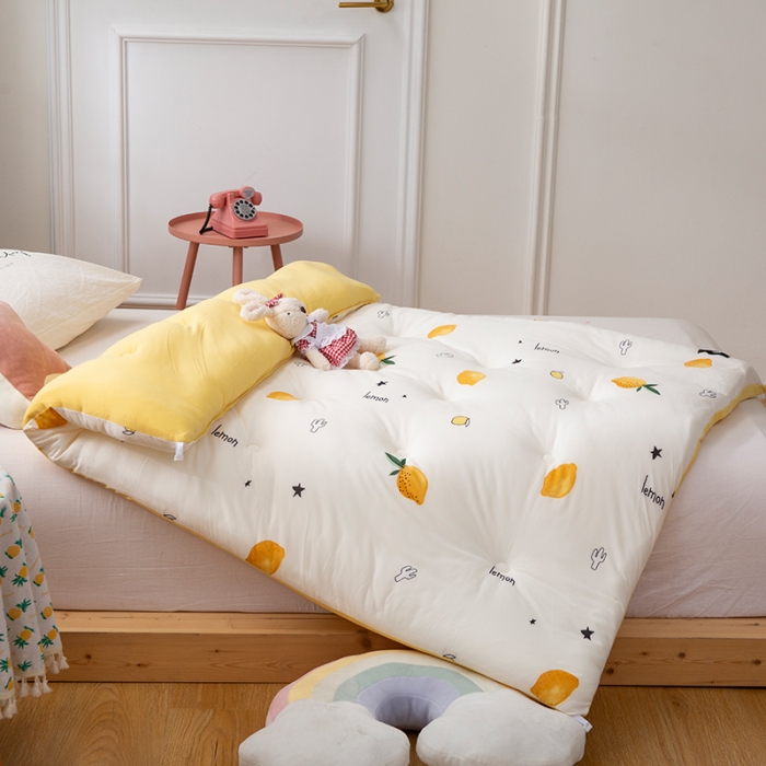 91家纺网 家纺一手货源 找家纺 宅部落 2020新款A类针织棉抗菌儿童冬被 柠檬-白