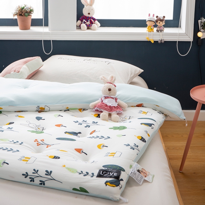 91家纺网 家纺一手货源 找家纺 宅部落 2020新款A类针织棉抗菌儿童冬被 奇幻森林