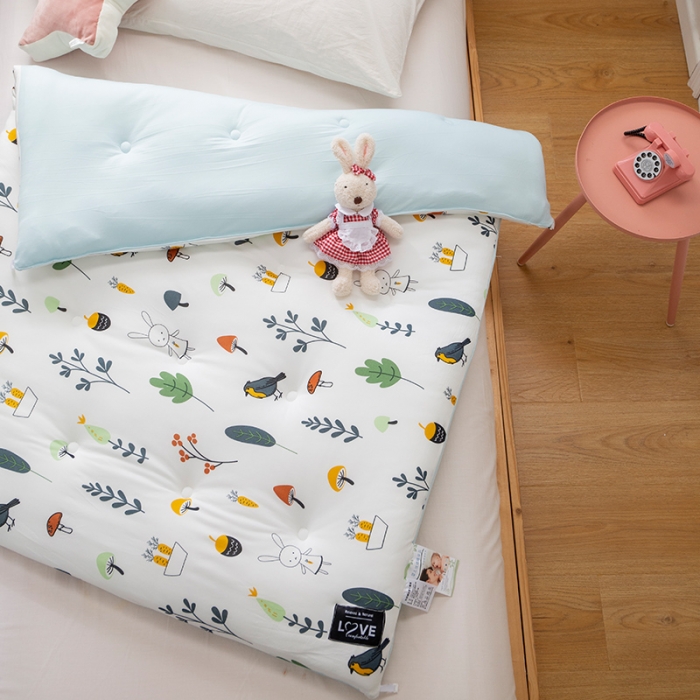 91家纺网 家纺一手货源 找家纺 宅部落 2020新款A类针织棉抗菌儿童冬被 奇幻森林