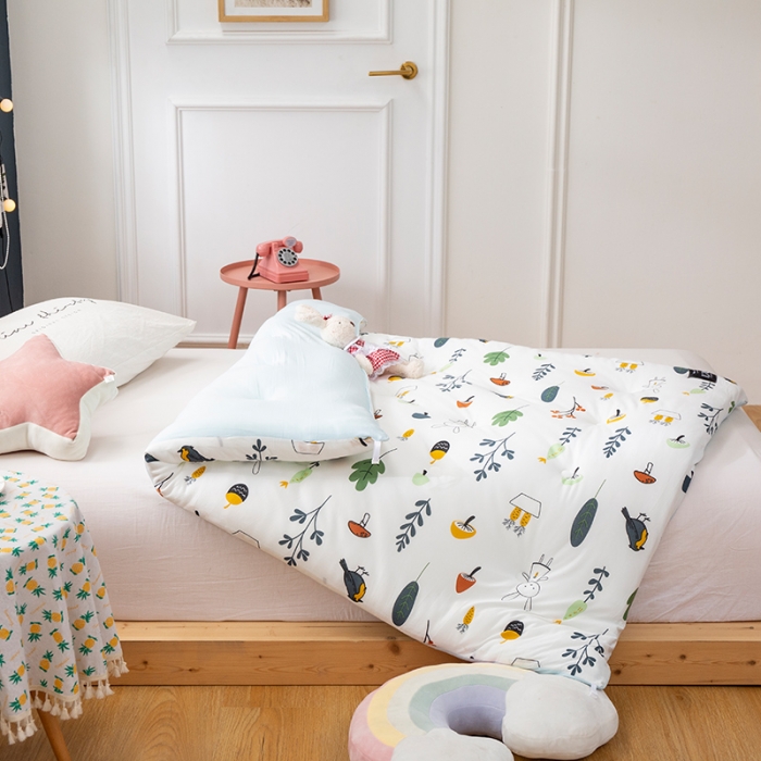 91家纺网 家纺一手货源 找家纺 宅部落 2020新款A类针织棉抗菌儿童冬被 奇幻森林