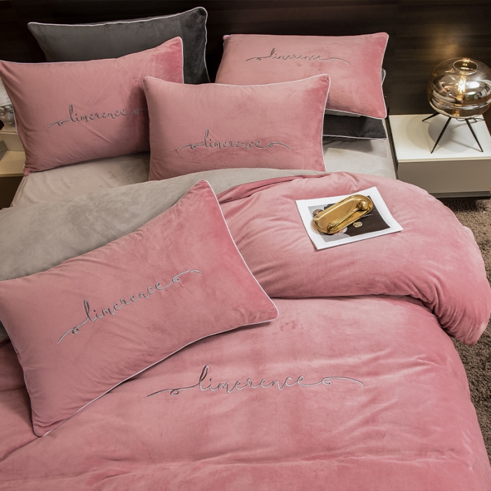 91家纺网 家纺一手货源 找家纺 瑞驰 2022新款A类婴儿绒保暖四件套 豆沙红+摩登灰