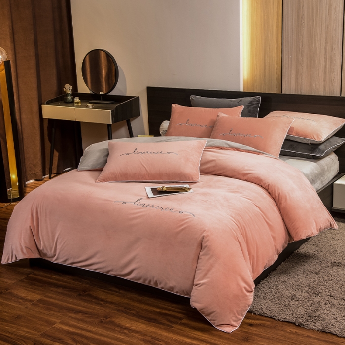 91家纺网 家纺一手货源 找家纺 瑞驰 2022新款A类婴儿绒保暖四件套 倾城粉+摩登灰