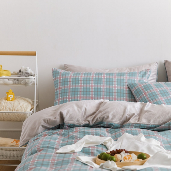 91家纺网 家纺一手货源 找家纺 梦家居 2020新款秋冬A棉B绒四件套 奶油粉绿格绒