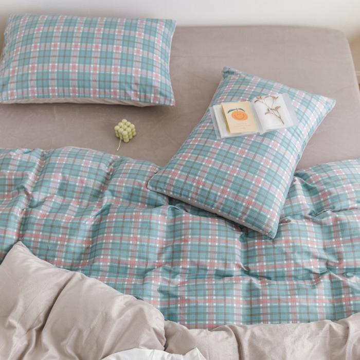 91家纺网 家纺一手货源 找家纺 梦家居 2020新款秋冬A棉B绒四件套 奶油粉绿格绒