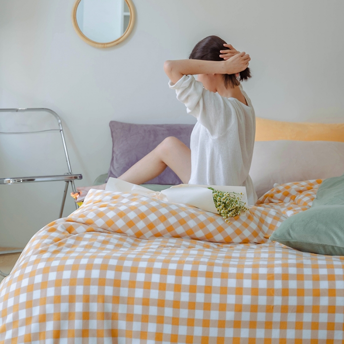 91家纺网 家纺一手货源 找家纺 （总）洋铭区 2020新款小清新牛奶绒格子撞色系列四件套