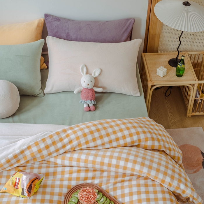 91家纺网 家纺一手货源 找家纺 （总）洋铭区 2020新款小清新牛奶绒格子撞色系列四件套