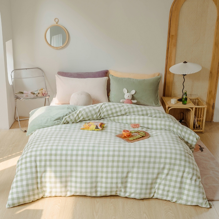91家纺网 家纺一手货源 找家纺 洋铭区 2020新款小清新牛奶绒格子撞色系列四件套 青柠格