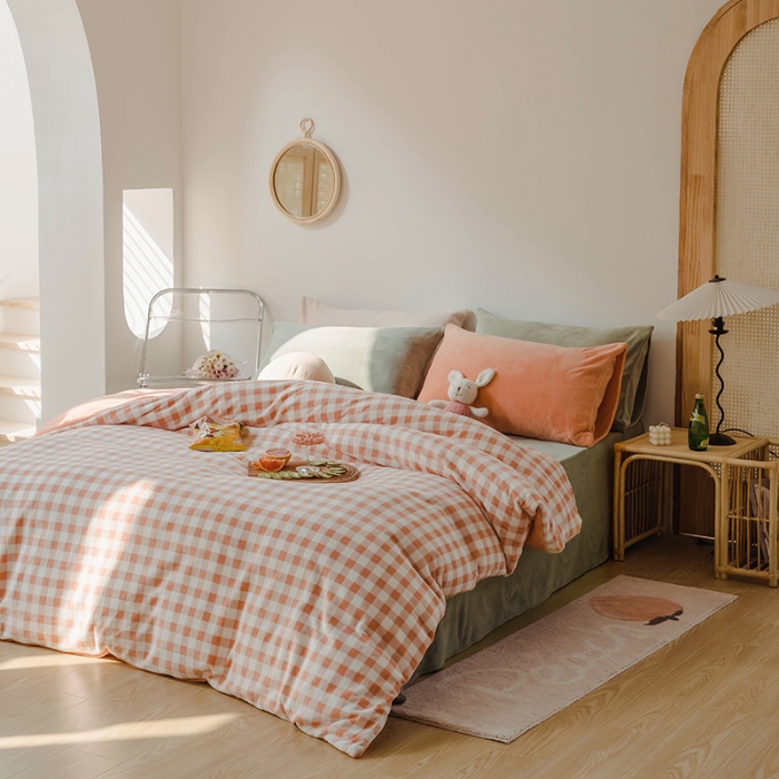 91家纺网 家纺一手货源 找家纺 洋铭区 2020新款小清新牛奶绒格子撞色系列四件套 西柚格