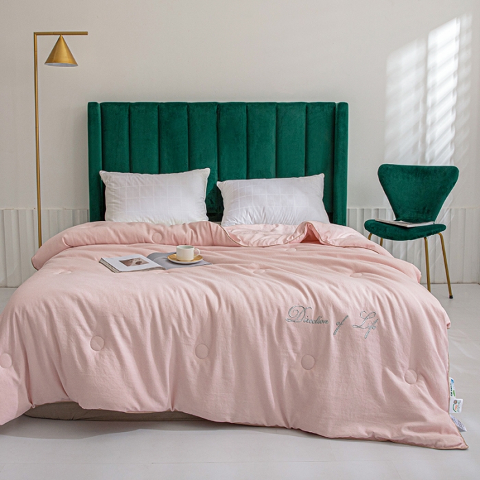 91家纺网 家纺一手货源 找家纺 久典 2020新款生态暖绒抗菌被 奥利—粉色