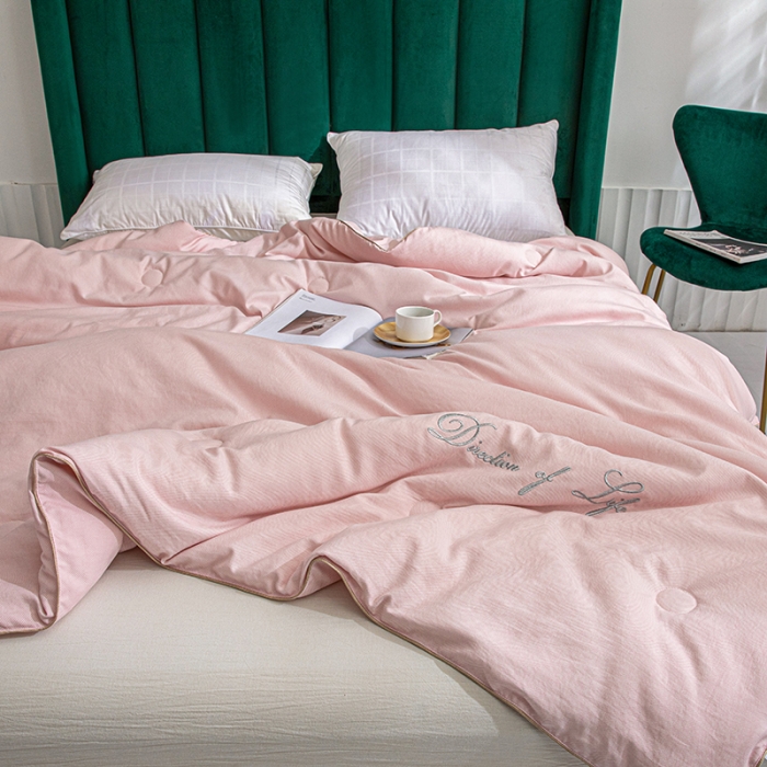 91家纺网 家纺一手货源 找家纺 久典 2020新款生态暖绒抗菌被 奥利—粉色