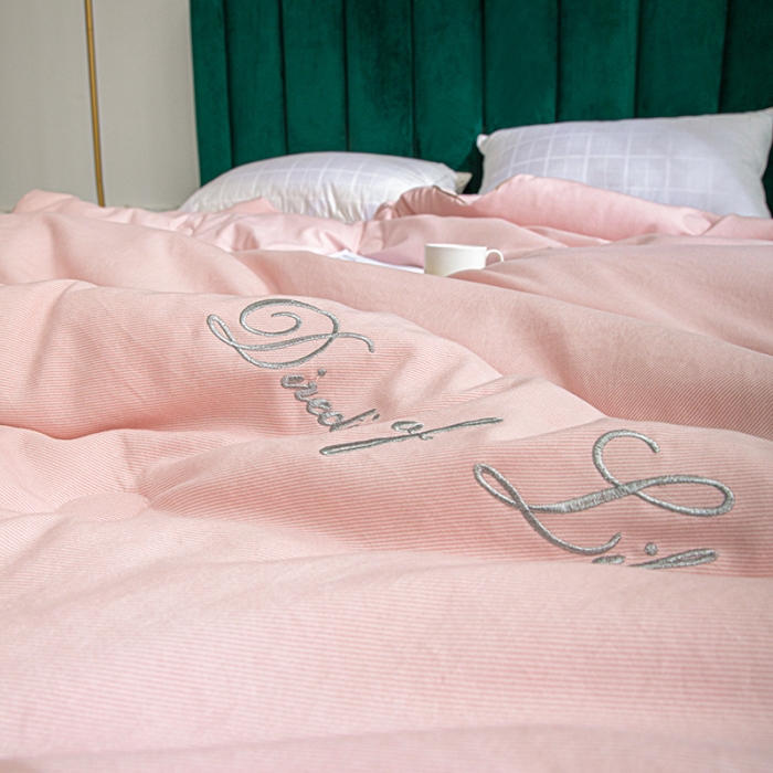 91家纺网 家纺一手货源 找家纺 久典 2020新款生态暖绒抗菌被 奥利—粉色